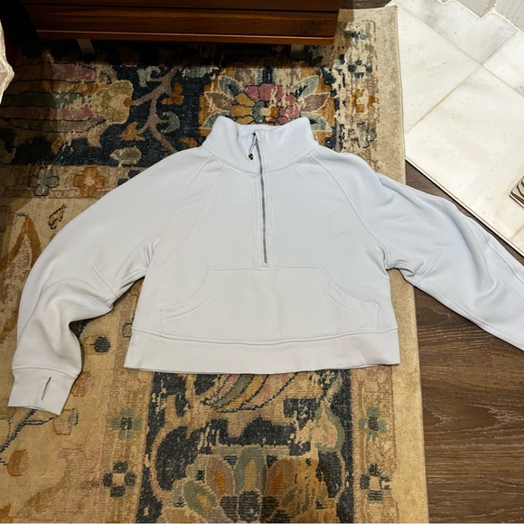 lululemon athletica Scuba Cropped - Light Blue - XS/S - Picture 3 of 10